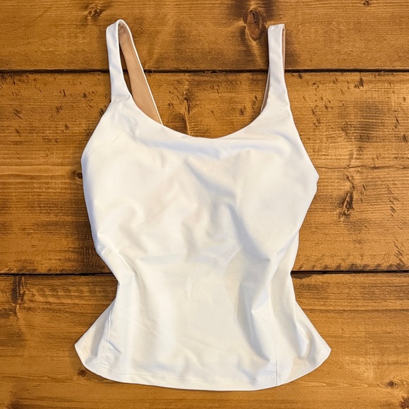 Old Navy Tops - Women's White Tank Top W/ built in bra
